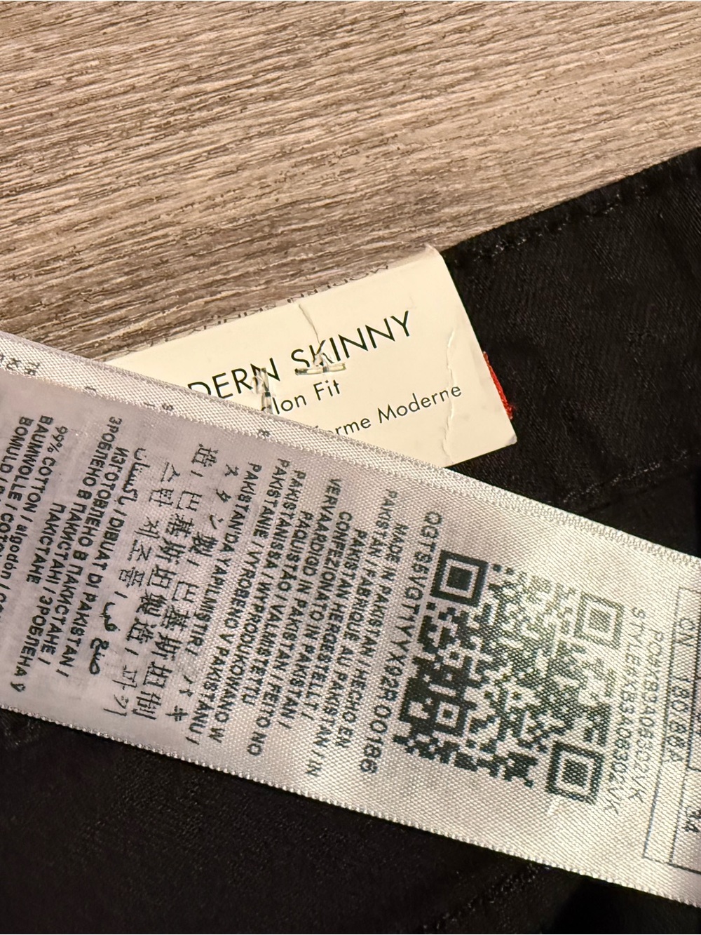 GUESS Black Modern Skinny Jeans - Picture 2 of 9